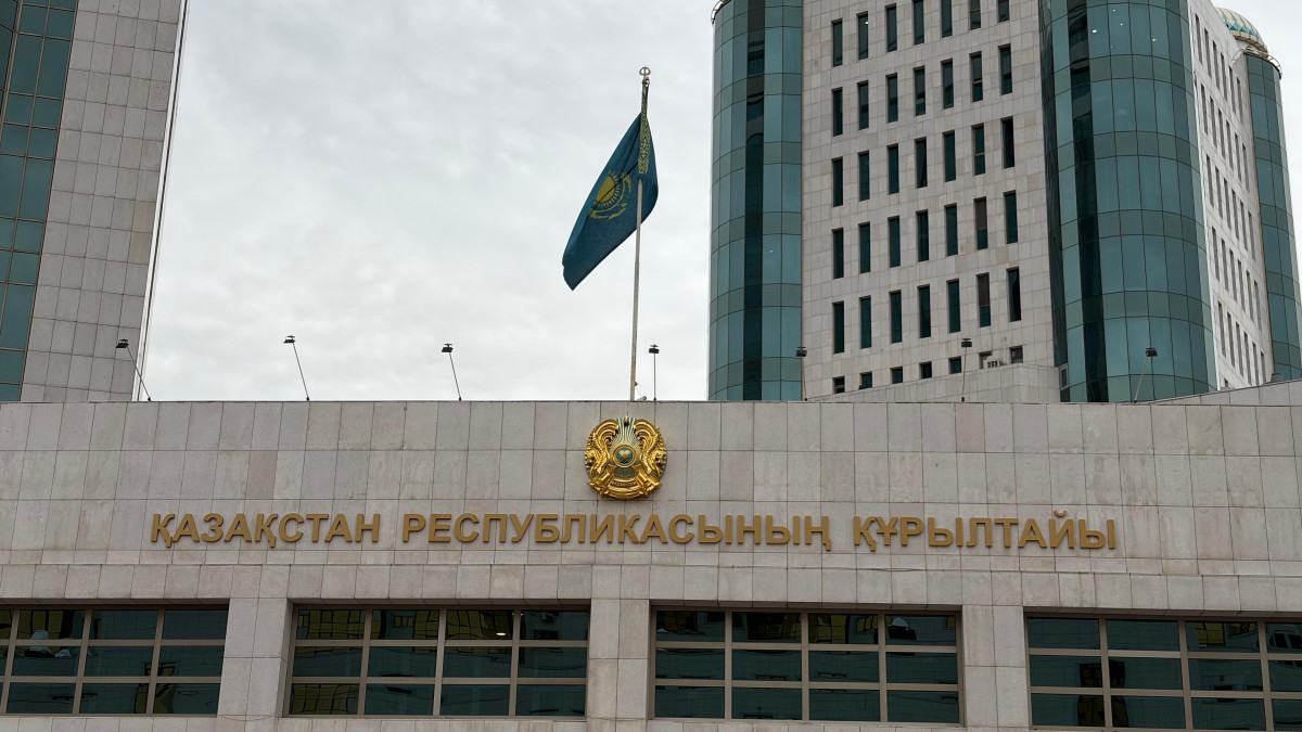 Құрылтайдың ең алғашқы отырысы ашылды