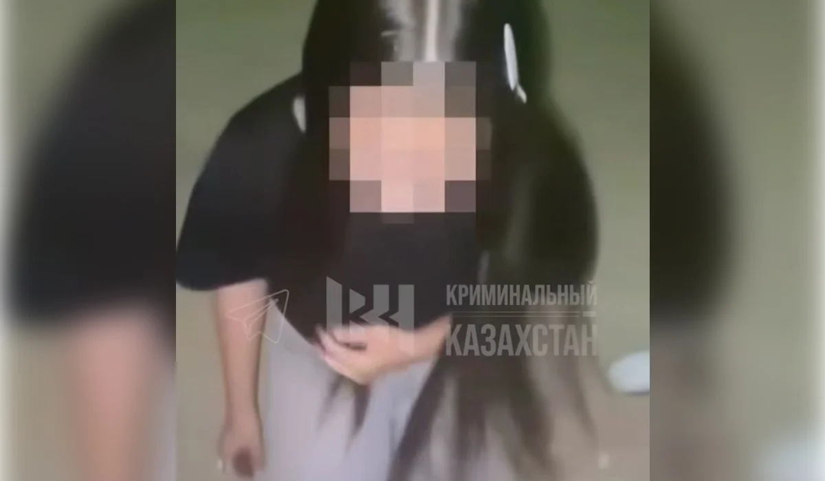 Девочку поставили на колени и избили подростки в Мангистау (ВИДЕО)