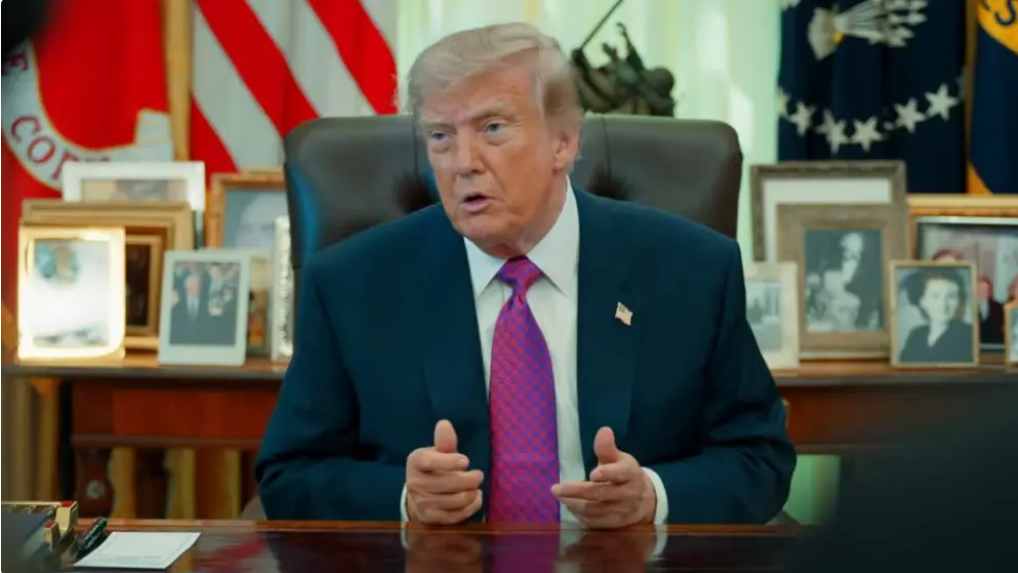 Трамп Венесуэланың мұнай қорын АҚШ бақылауына алғанын мәлімдеді