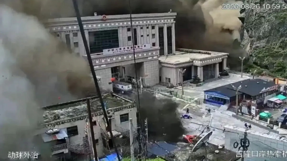 Трех казахстанских туристок разыскивают после стихийного бедствия в Непале