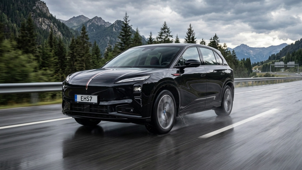 Солнечная крыша для электромобиля: Hongqi хочет получать энергию прямо от кузова