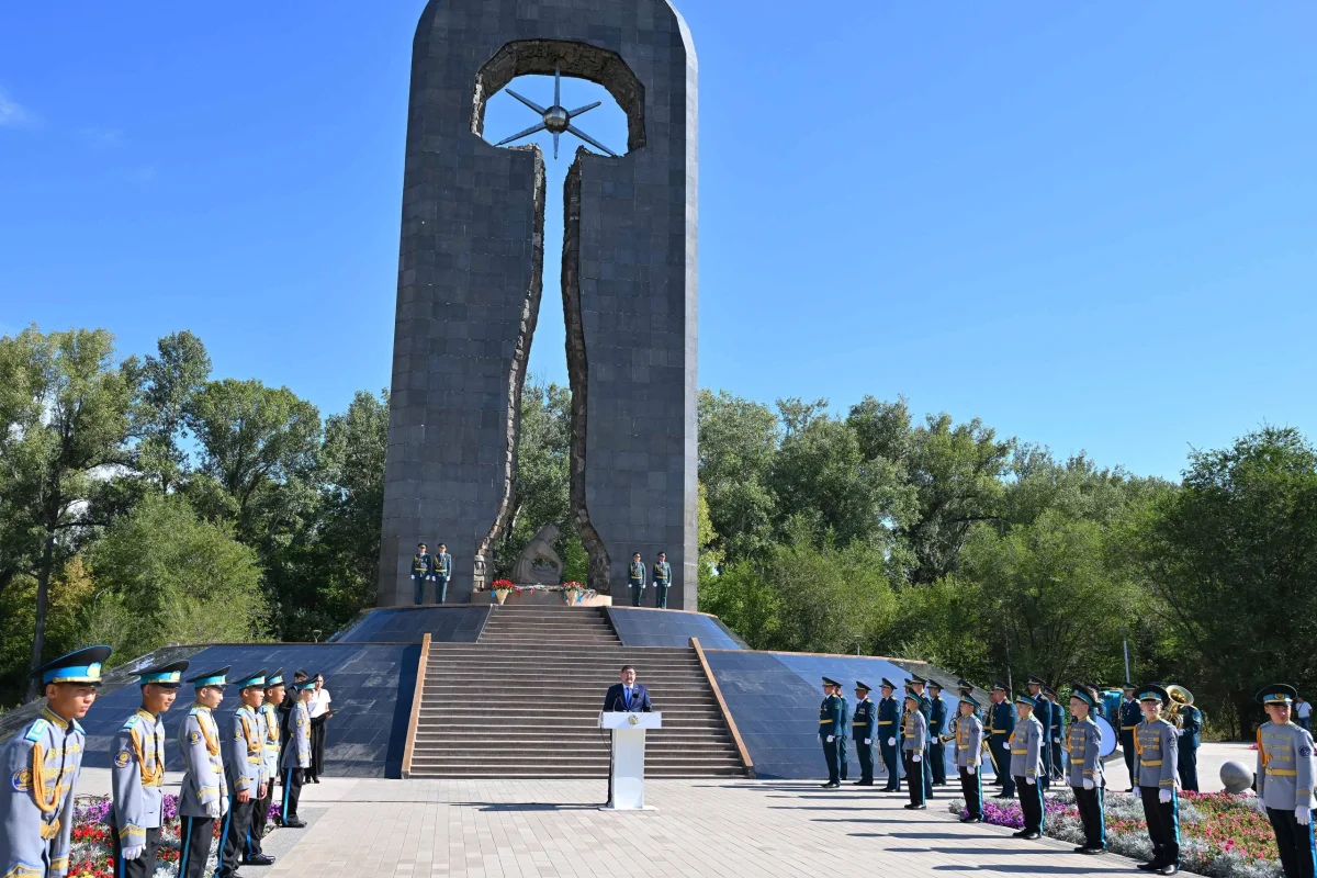 35 лет без ядерных испытаний: в Семее почтили память жертв полигона