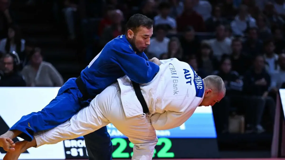 Казахстанский дзюдоист вышел в четвертьфинал Grand Slam в Лозанне