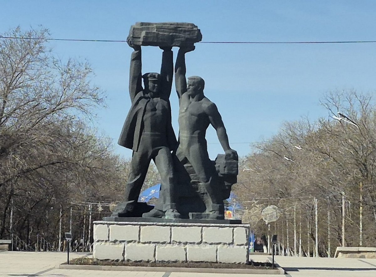 Депутаты Курултая поздравили шахтеров с профессиональным праздником