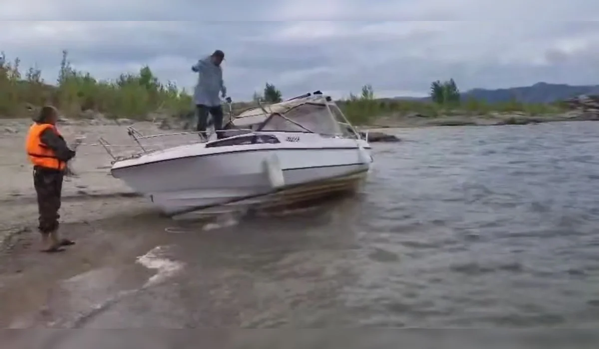 Двум отдыхающим помогли выбраться с мели на Бухтарминском водохранилище
