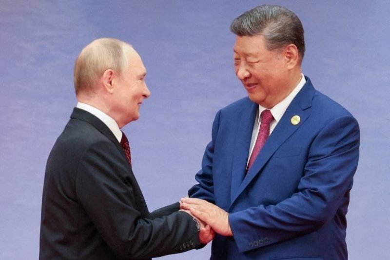 Россия хочет больше продавать газа Китаю: Путин встретился с Си