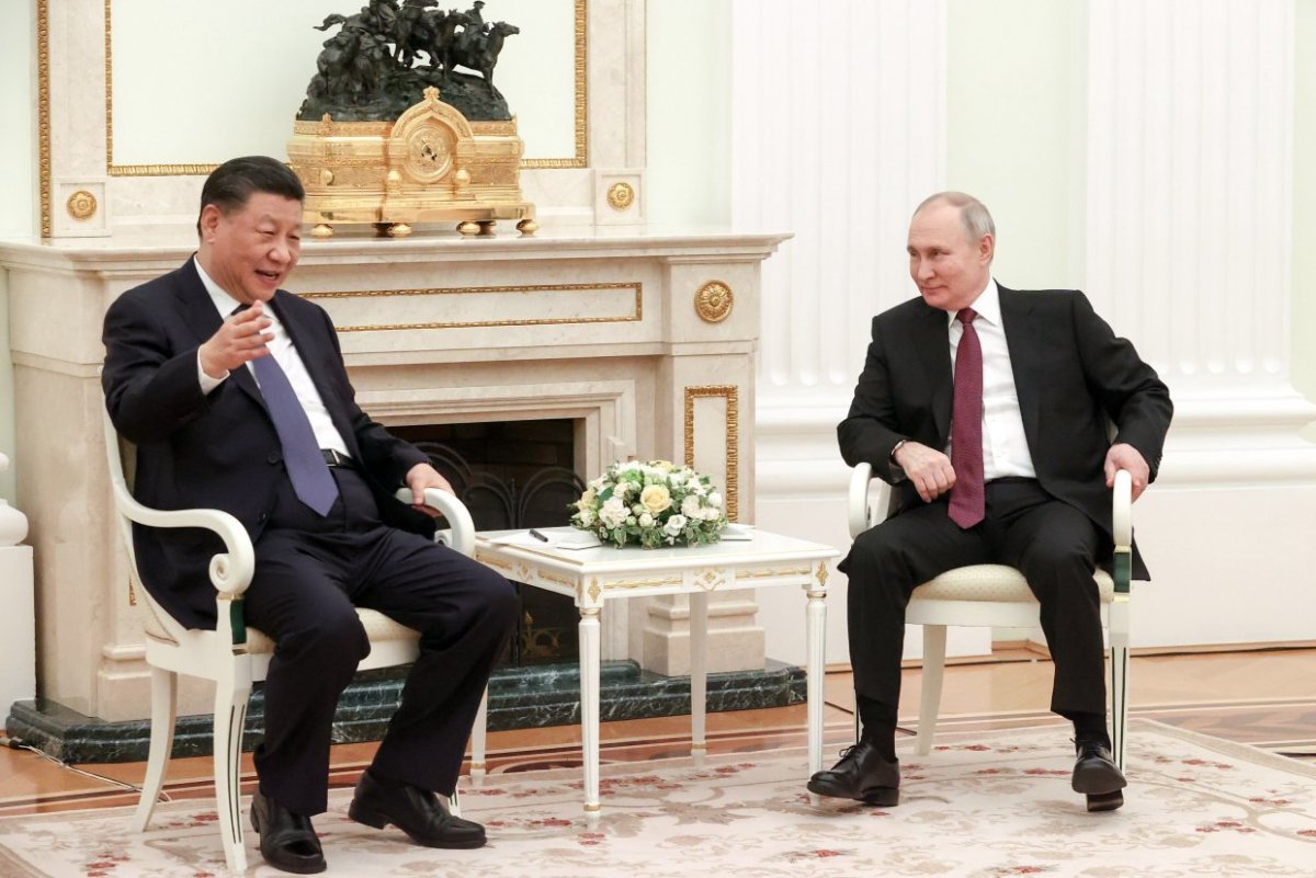 Ресей Қытайға газ экспортын арттырғысы келеді: Путин Симен кездесті