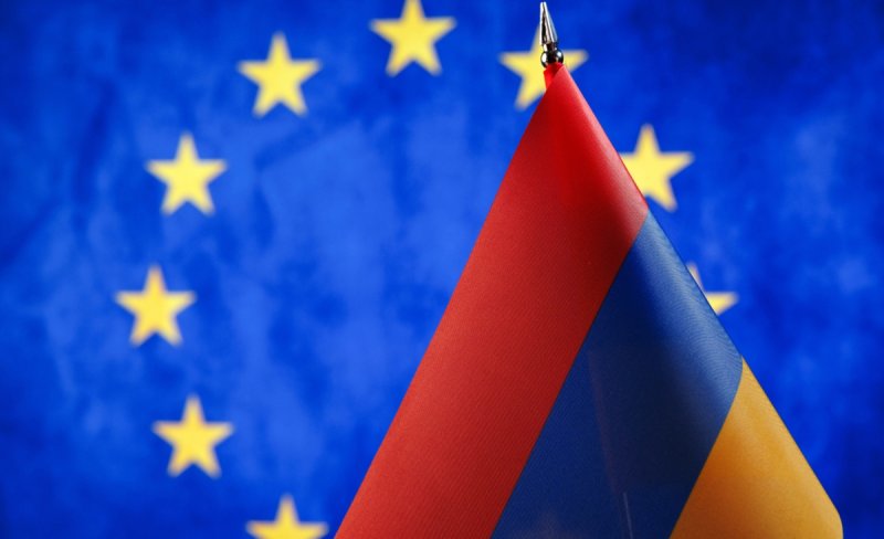 Армению призвали сделать окончательный выбор между ЕАЭС и Евросоюзом
