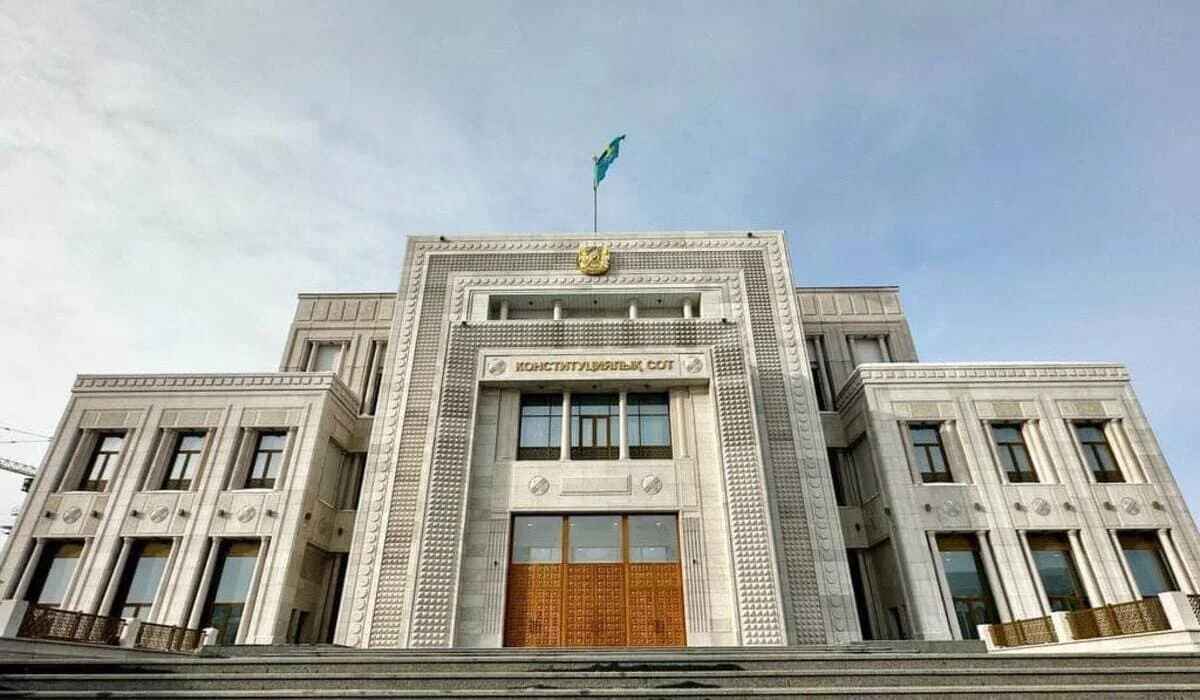 Можно ли пожизненно запретить профессию? Вопрос рассмотрит Конституционный суд