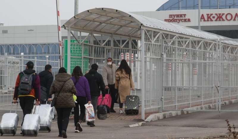 Россиянам при въезде в Казахстан потребуется платное электронное разрешение