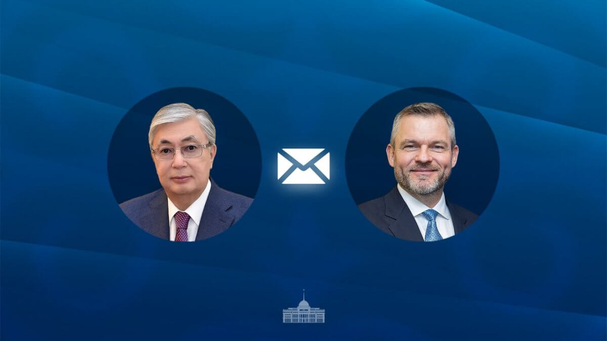 Токаев поздравил Пеллегрини с Днем Конституции Словакии