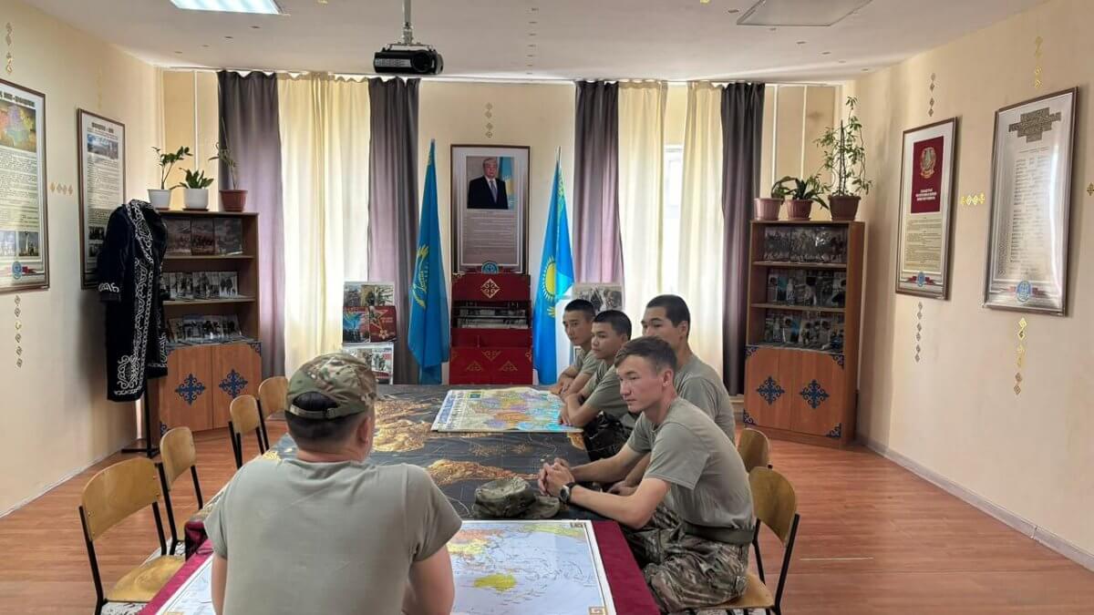 24 часа на страже: как проходит служба военнослужащих суточного наряда