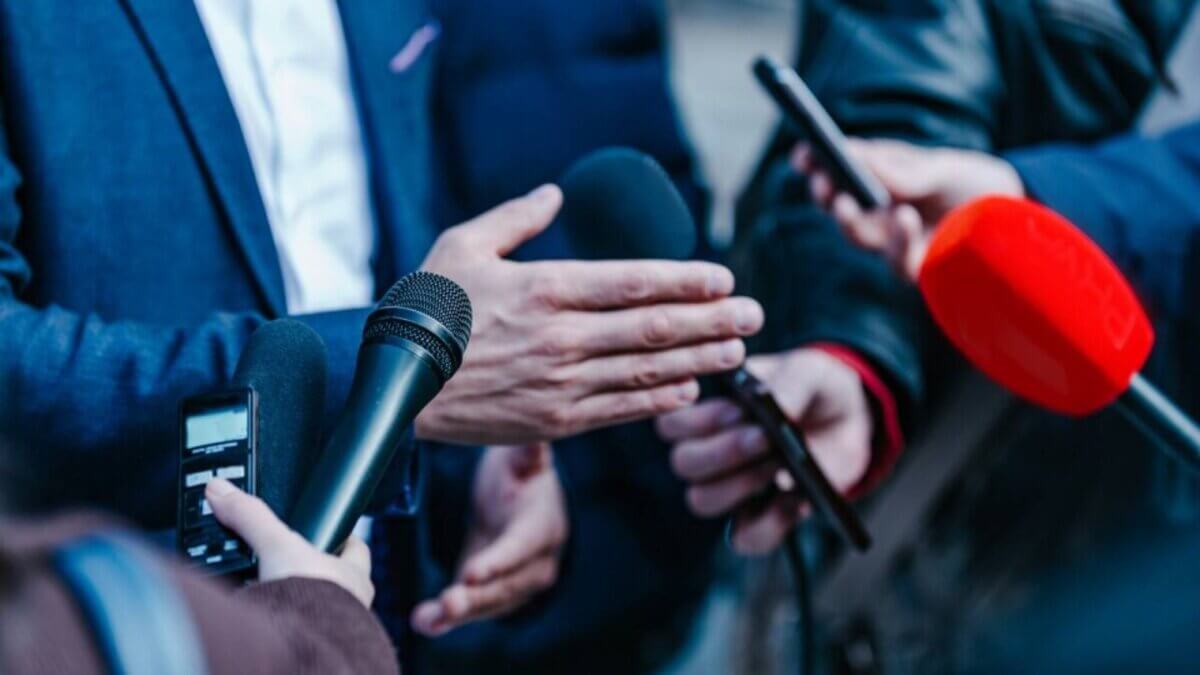 Дәлізде ұстап алу бұдан былай мүмкін емес: Құрылтай БАҚ өкілдеріне арналған жаңа ережені түсіндірді