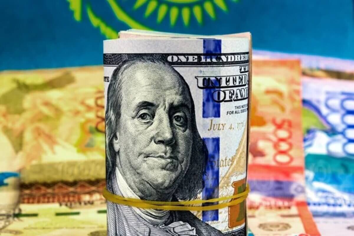 Доллар откатился вниз: курс валют на 2 сентября