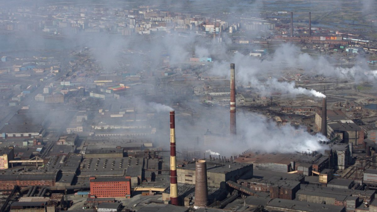 Атырауда ауа сапасы нашарлады: Әкімдік өңірдегі кәсіпорындарды тексереді