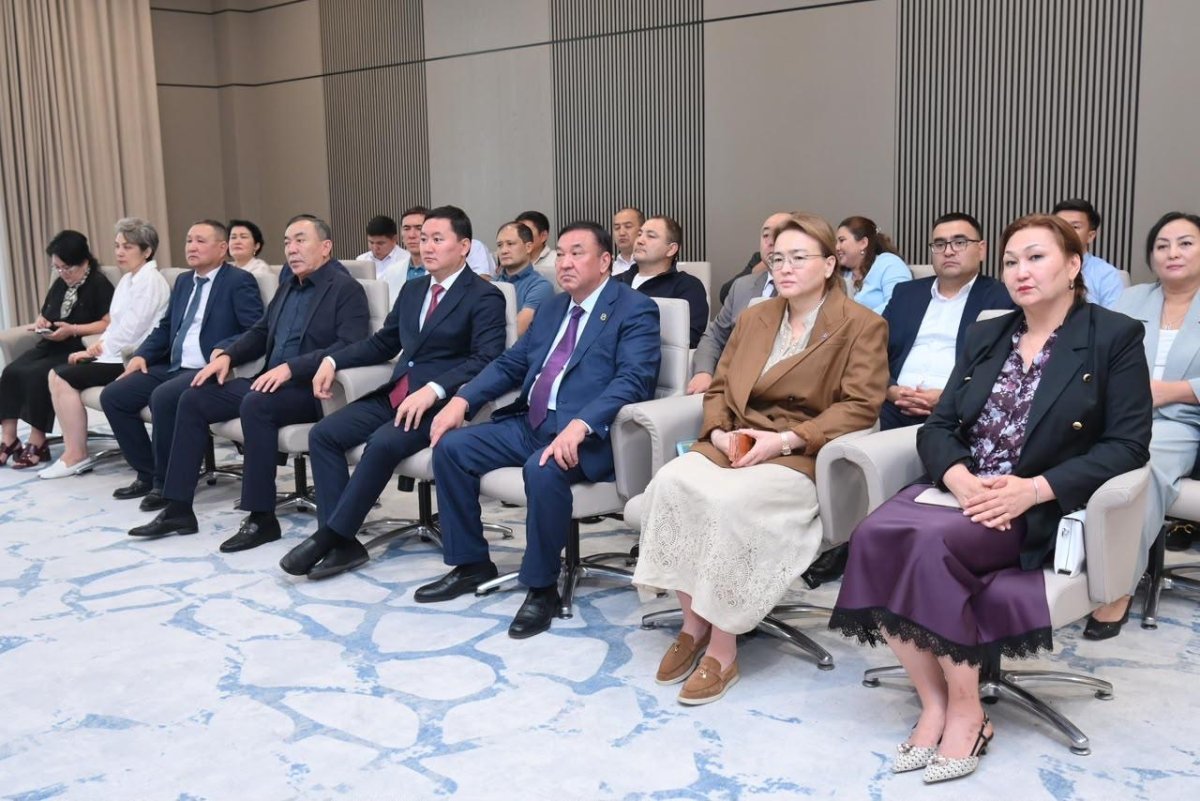 Ел дамуының бағдары: Президенттің таңдаулы сөздерінің жинағы жоғары бағаланды