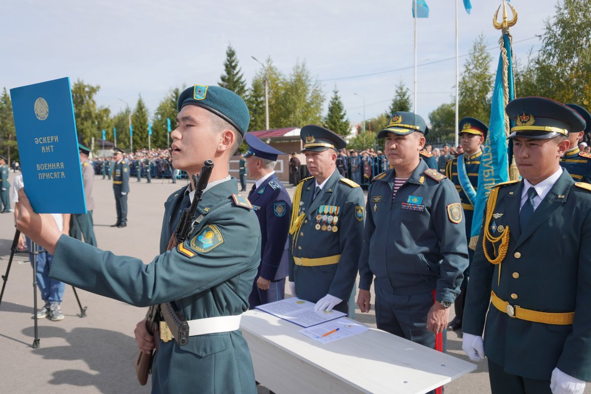 Около 200 курсантов приняли Военную присягу в Академии Нацгвардии в Петропавловске