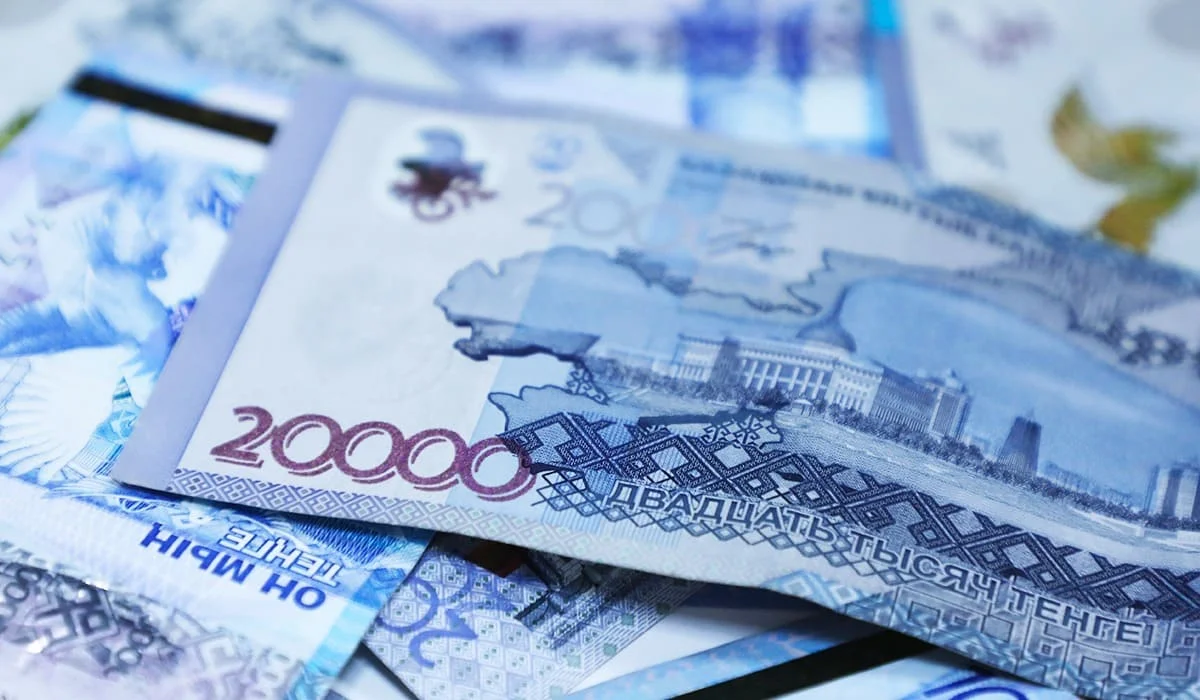 Кому в Казахстане предлагают зарплату свыше 2 млн теңге