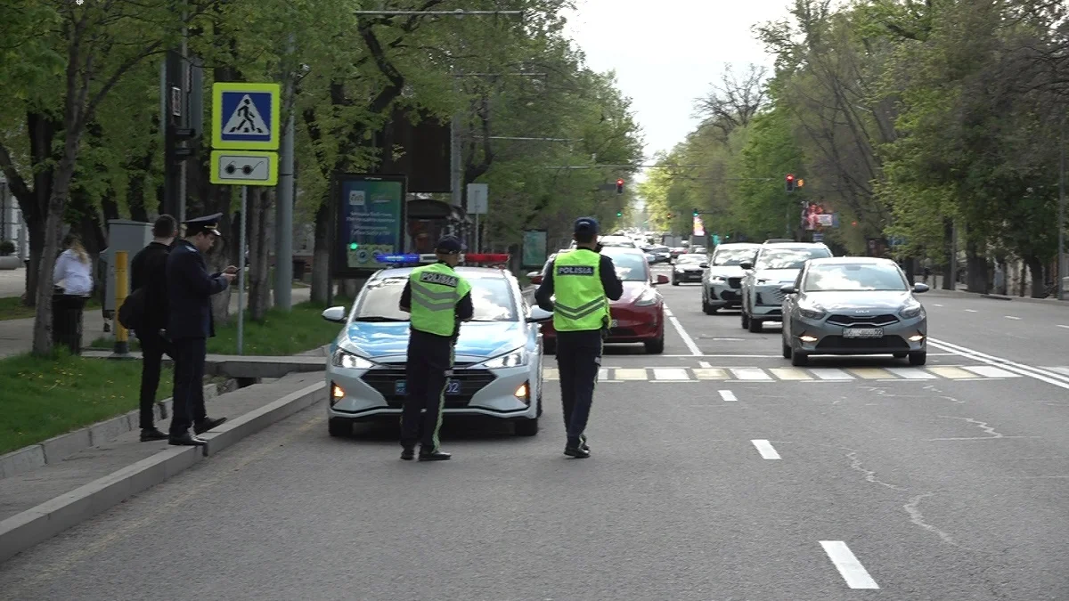 Қауіпсіз жол: Алматыда бір тәулікте қанша жол ережесі бұзылды