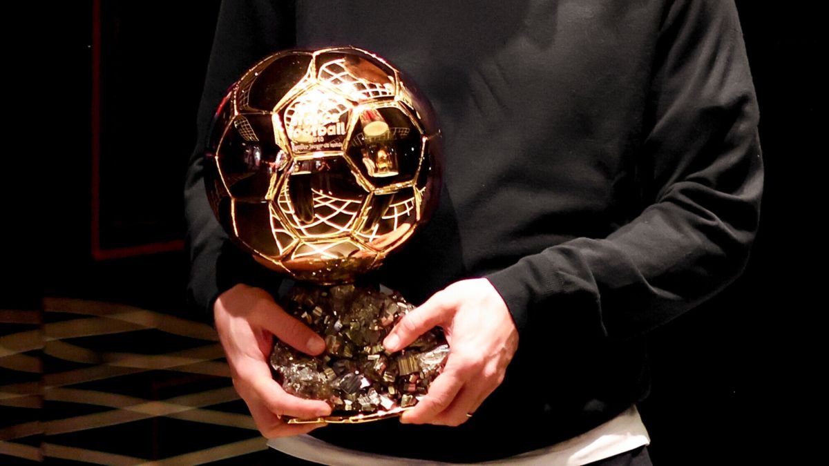 Легенда «Барселоны» призвал вручить «Золотой мяч» игроку «Реала»