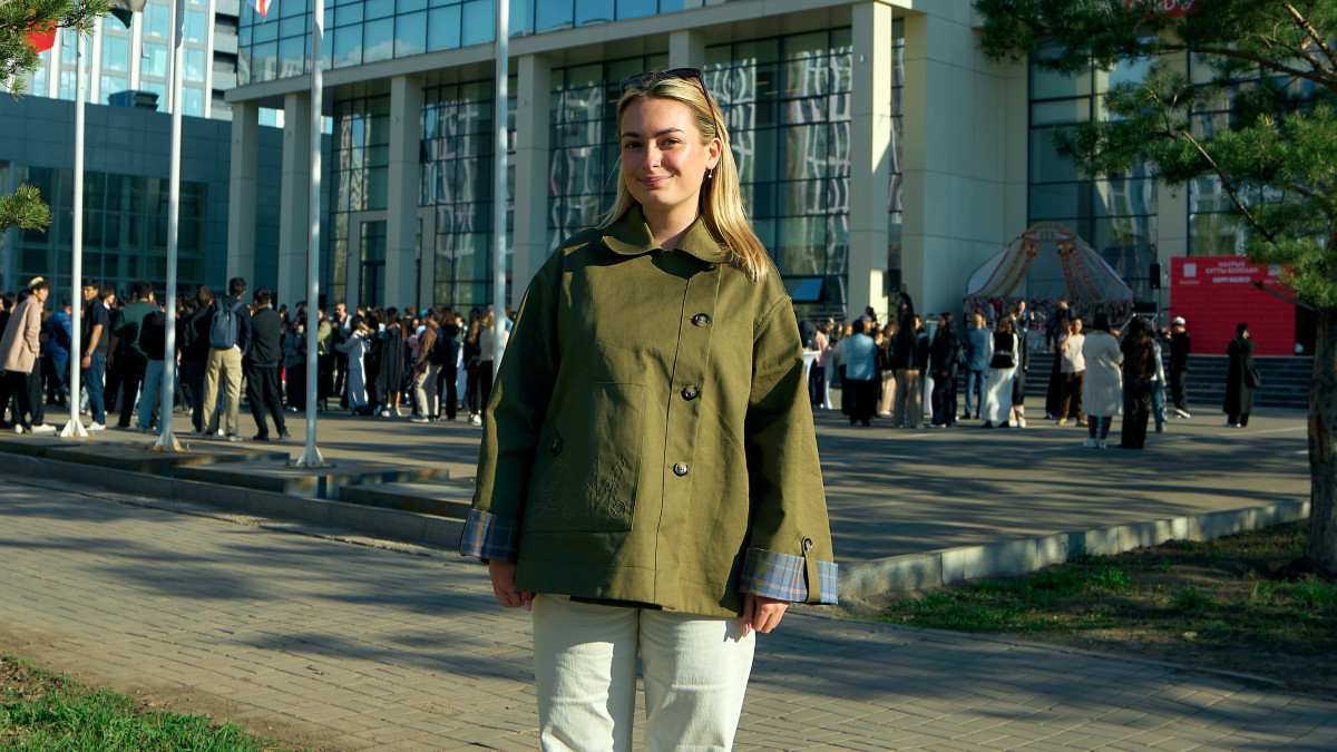 «Всегда говорите «да» возможностям», — интервью с британкой, работающей в Астане
