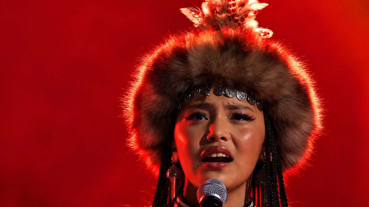 «Маугли қыз»: 17 жастағы қырғыз қызының ерекше қабілеті көпшілікті таңғалдырды