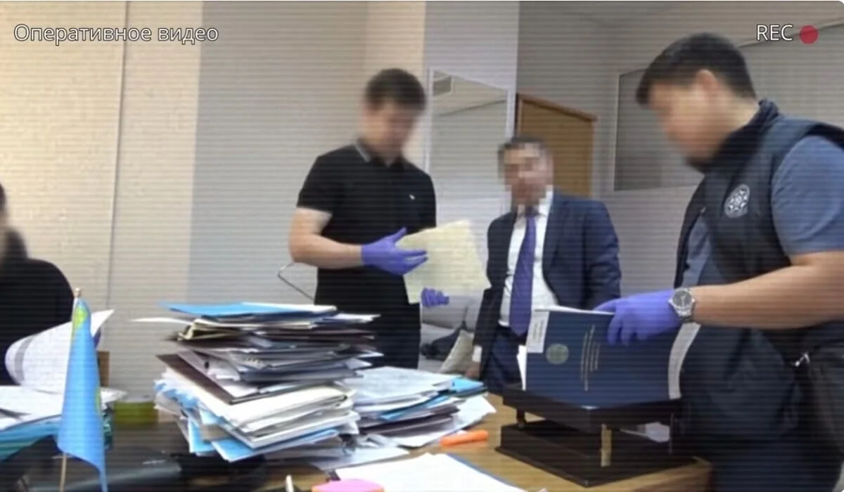 КНБ задержал двух чиновников Минтранса по делу о 40 млн теңге (ВИДЕО)