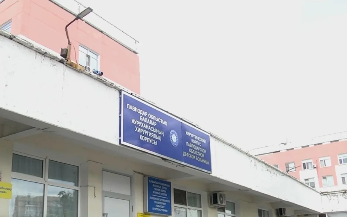 Падение с восьмого этажа: в Павлодаре спасают четырёхлетнего ребёнка