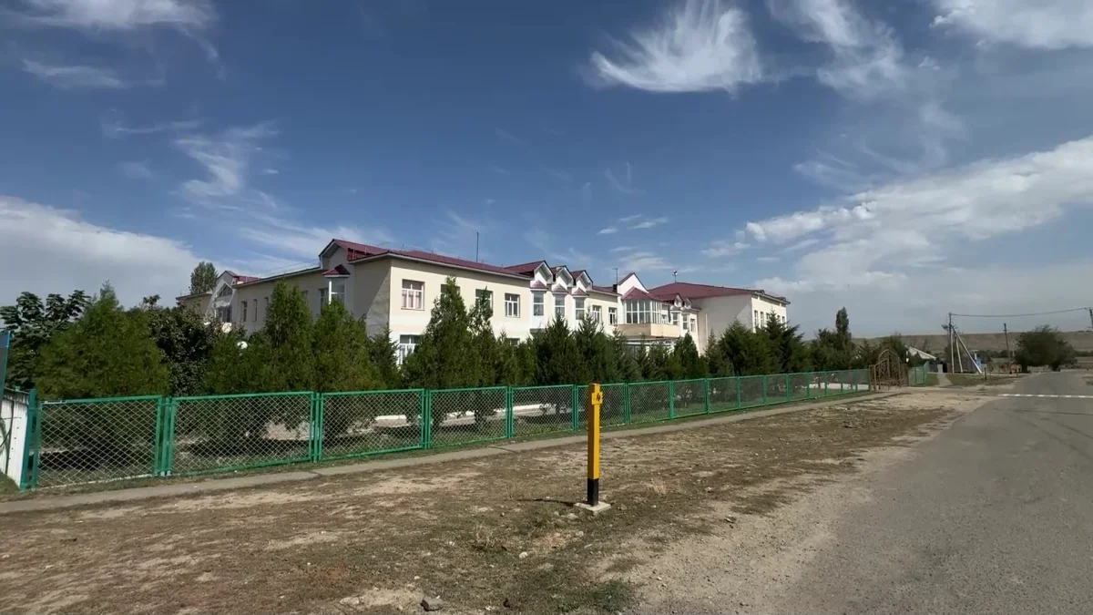 Жамбылдағы Қаратау ауылының тұрғындары  интернетке зәру