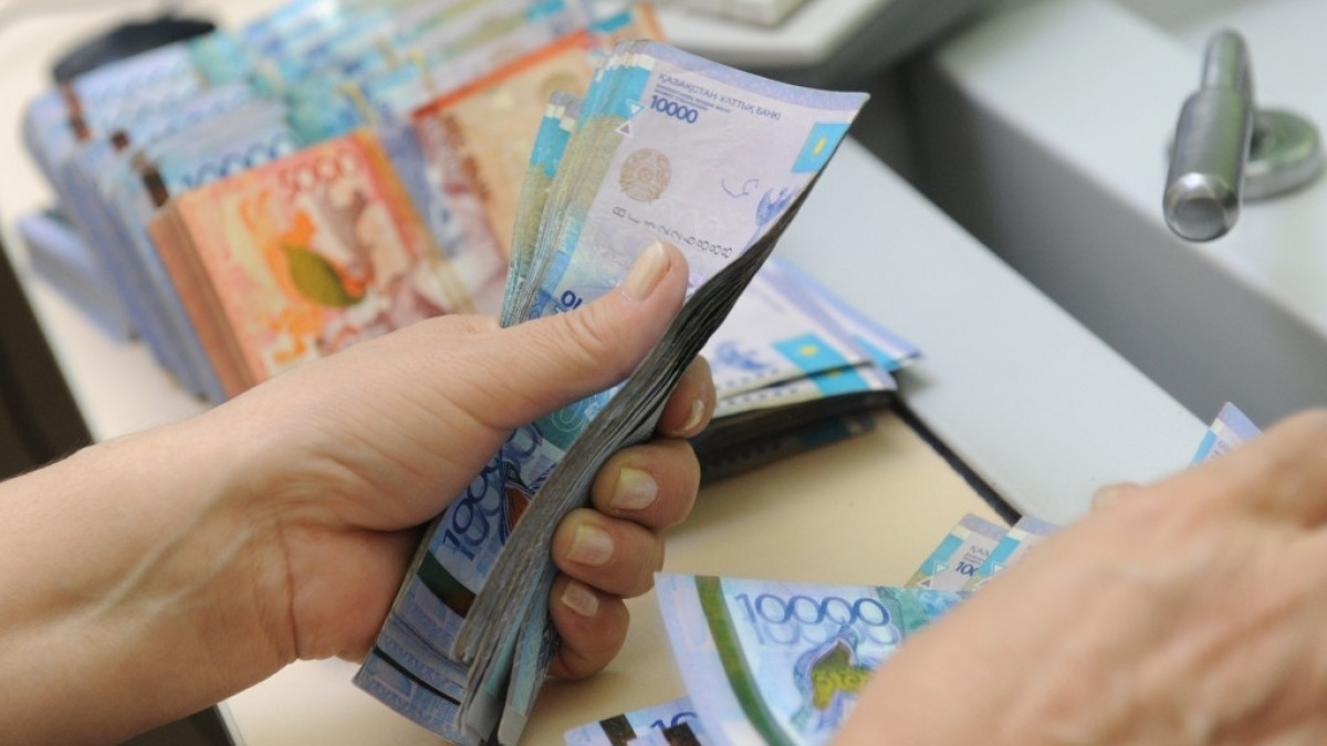 Ұлттық компанияларда қай жерде топ-менеджерлерге 100 миллион теңгеден астам жалақы төленеді?