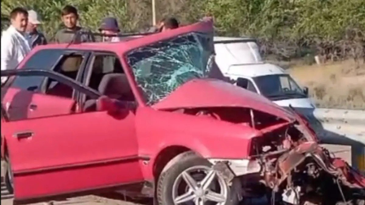 Бұрынғы полиция майоры үш адамның өліміне себеп болған жол апаты үшін сотталды