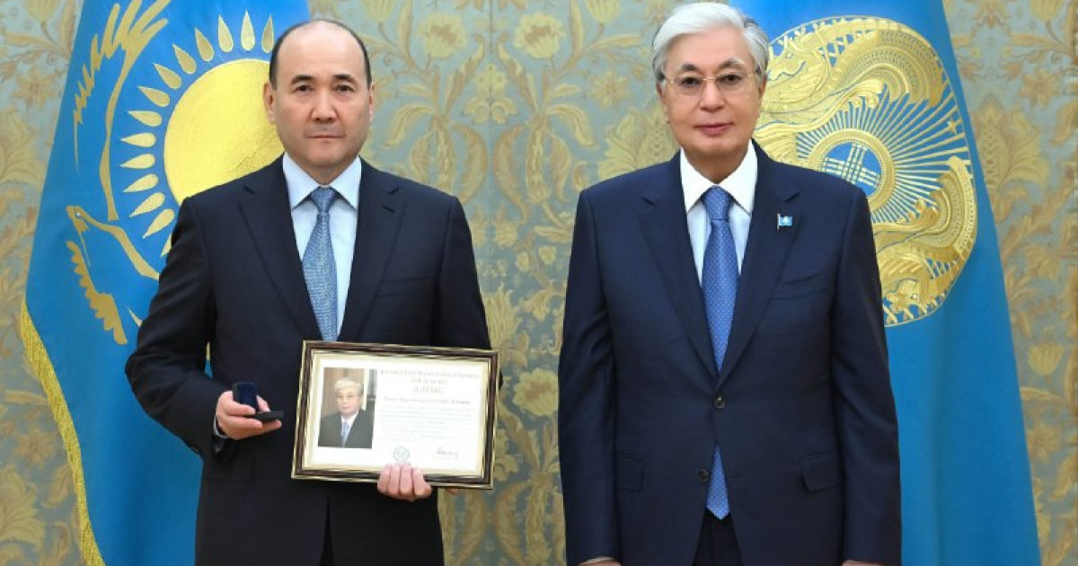  Президент Ғизат Нұрдәулетовке адал қызметі үшін алғыс білдірді 