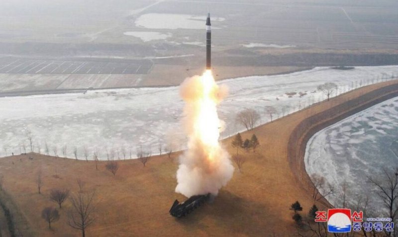 Северная Корея запустила несколько баллистических ракет