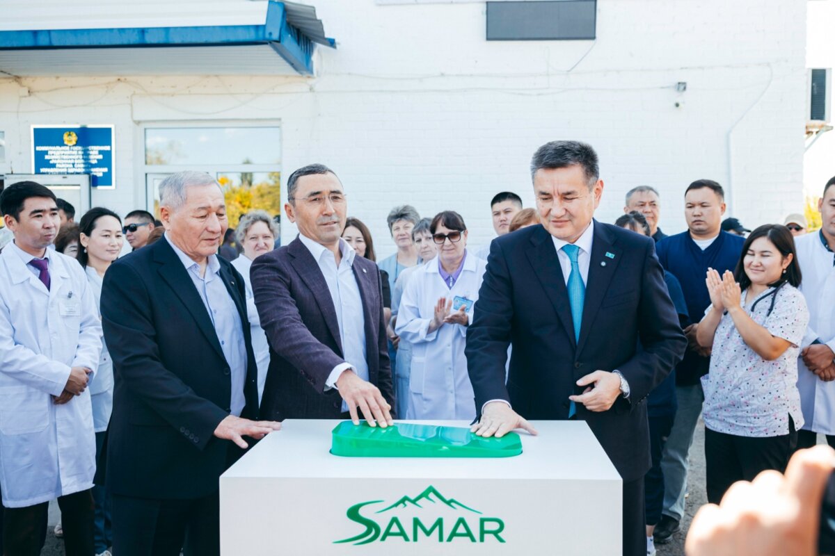 ШҚО әкімі Нұрымбет Сақтағанов пен Айдын Рақымбаев Құлынжон ауылында жаңа интернат пен спорт кешенін ашты