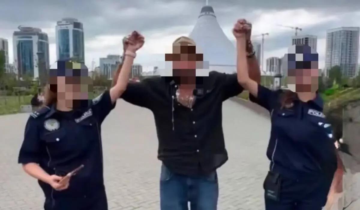 Видео с египетским блогером закончилось увольнением полицейских в Астане