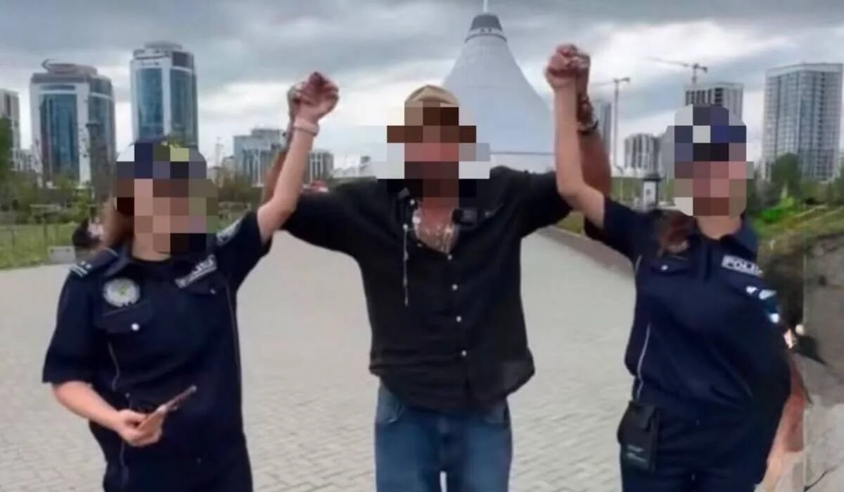 Двух сотрудниц полиции уволили после резонансного видео с иностранцем в Астане
