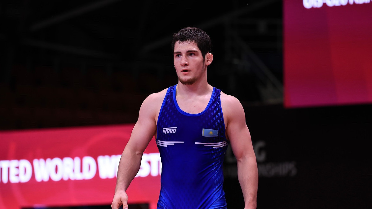 Казахстанец вырвал победу у чемпиона мира по вольной борьбе: сборная взяла восемь медалей в Ереване