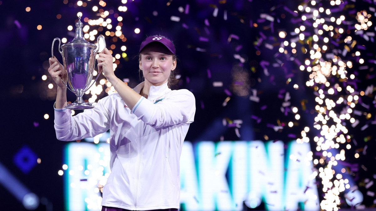 Елена Рыбакина первой вышла на WTA Finals-2026