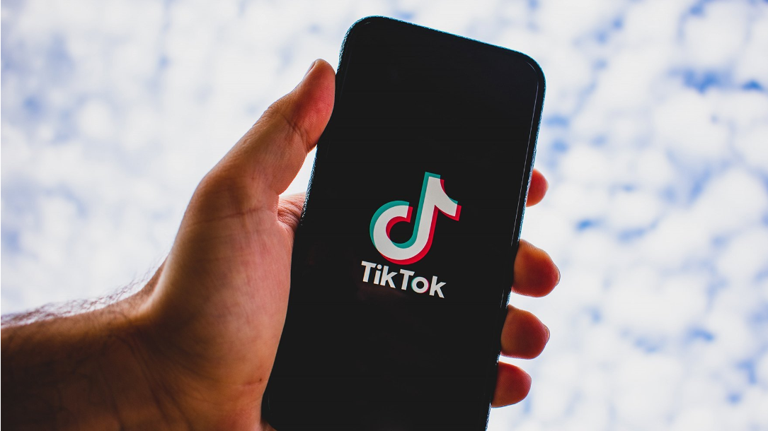 TikTok жасанды интеллектке қатысты жаңа ережелер енгізеді