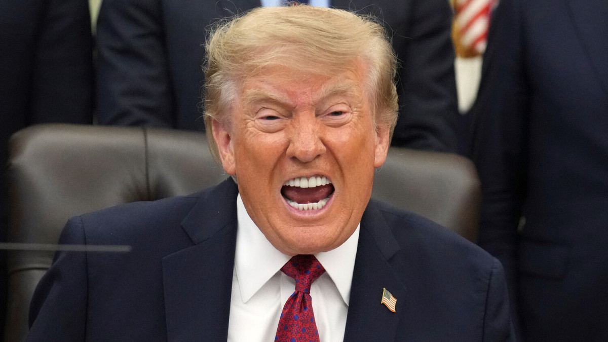 Трамп Зеленскийден Ресейдің дизель инфрақұрылымына соққыны доғаруды сұрады