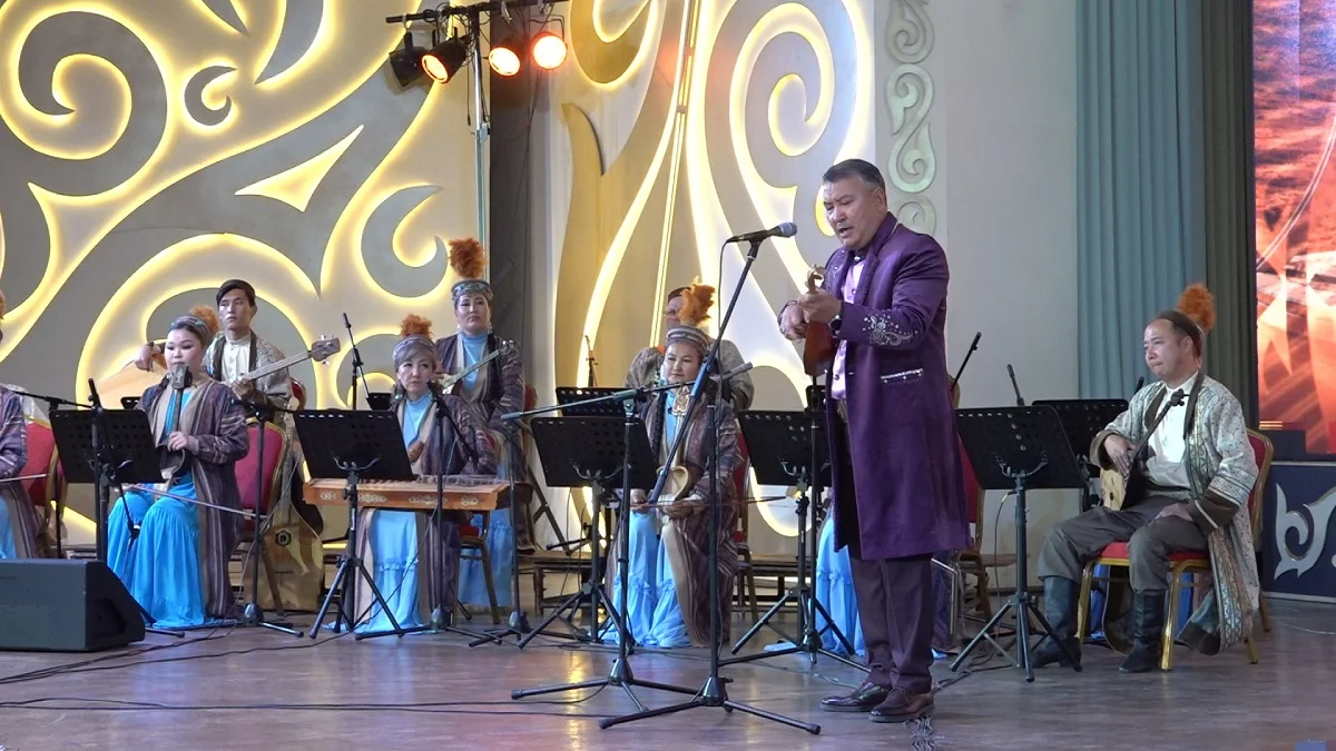 Сарыарқа сарыны Алматыда: ұлытаулық өнерпаздар қала тұрғындарына концерт берді