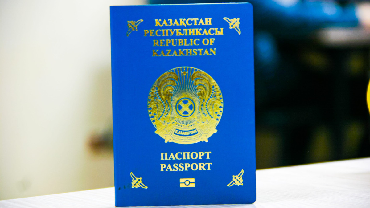 «Золотая виза»: что дадут экономике Казахстана 300 тысяч долларов?