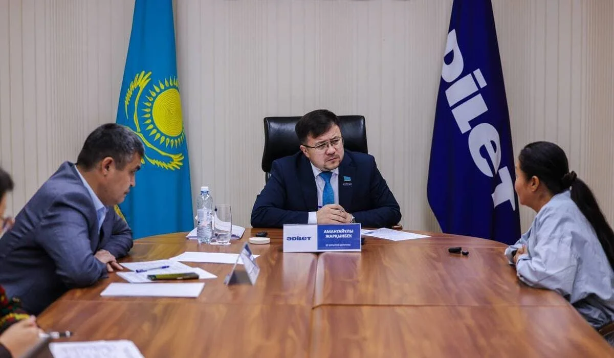 Вопросы труда, жилья и кредитования: что волнует граждан на приеме в партии «Әділет»