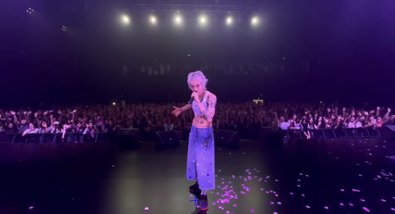 Казахстанская певица Bika Breezy прославилась в Китае