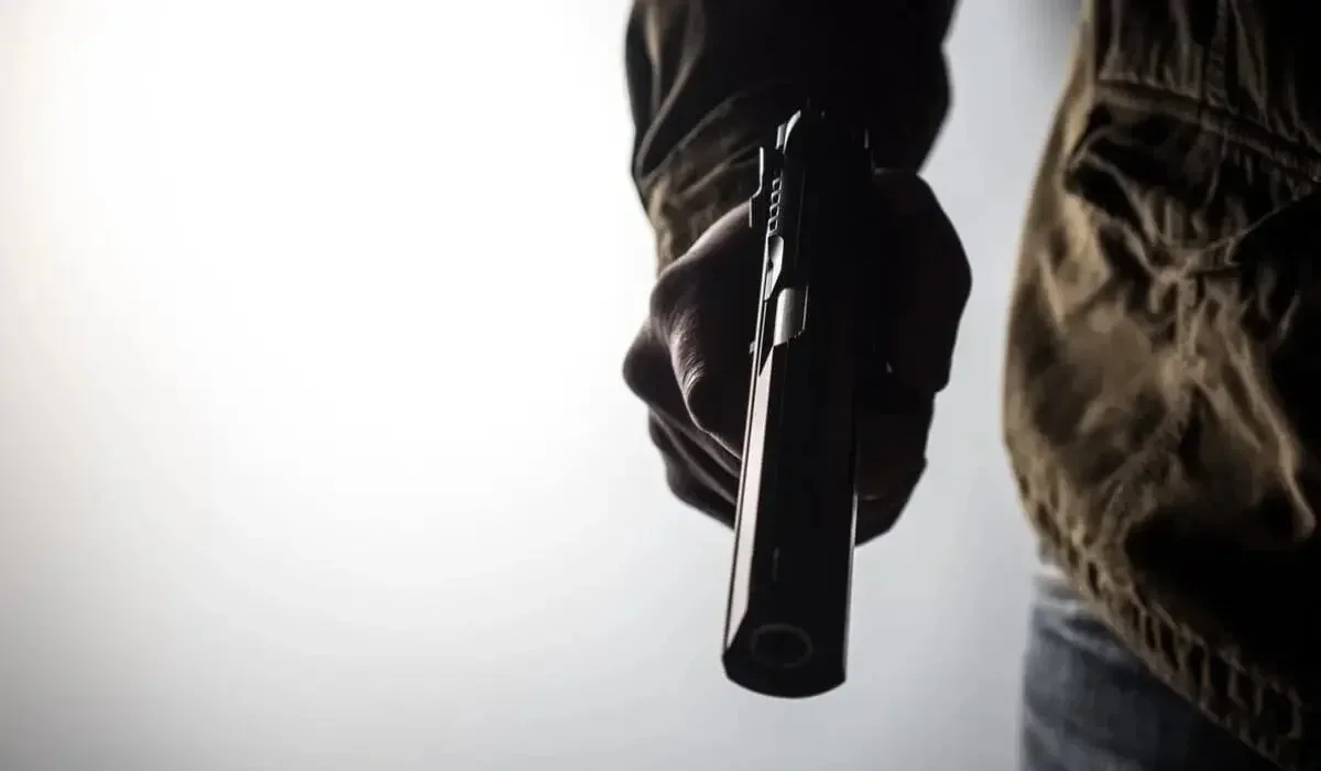 Көшеде тұрған бозбаланы атып, өлтіріп кеткен: Түркістанда алты адам ұзақ жылға сотталып кетті