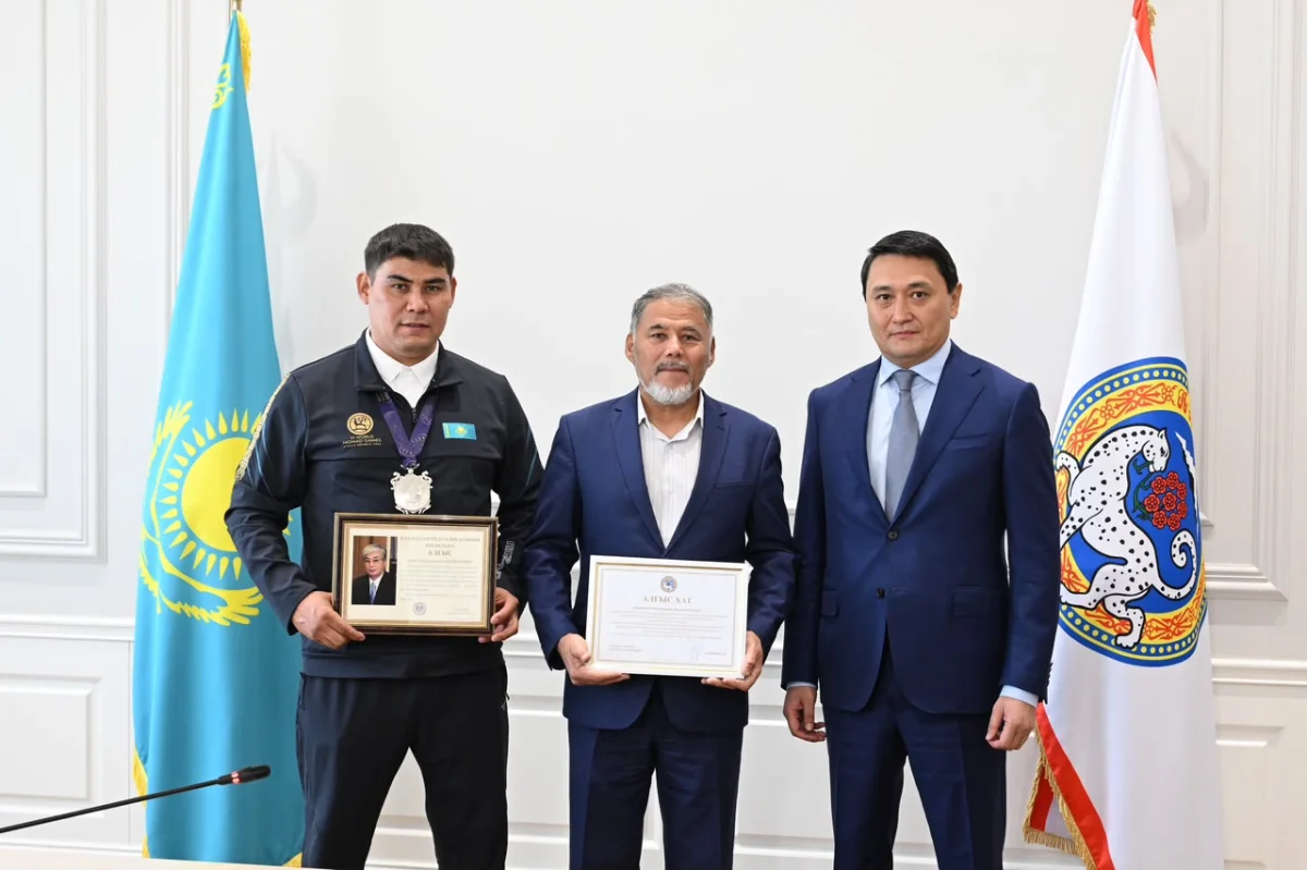 Призера VI Всемирных игр кочевников Армана Кошкарова наградили в Алматы