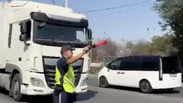 В Алматы 75 грузовиков отправили на спецстоянку