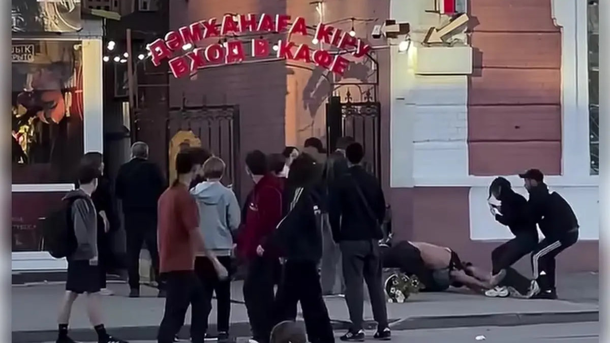 Двух участников драки возле летнего кафе в Костанае привлекли к ответственности