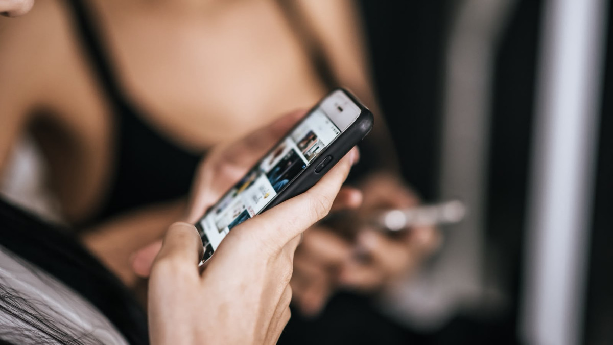 Имамы в TikTok и религиозные блогеры: что говорит закон Казахстана