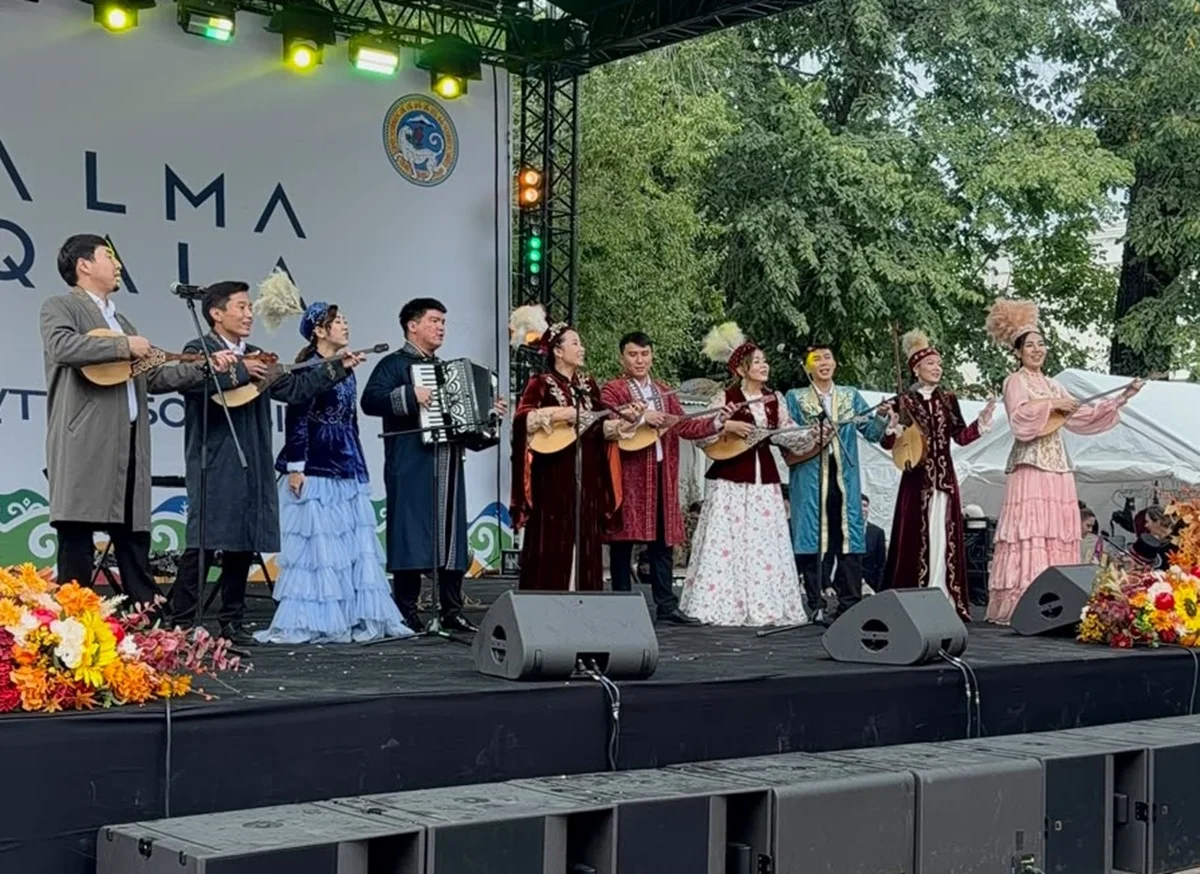 Әнім сенсің, Алматы: Қала күнінде жас орындаушылардың дәстүрлі концерті өтті